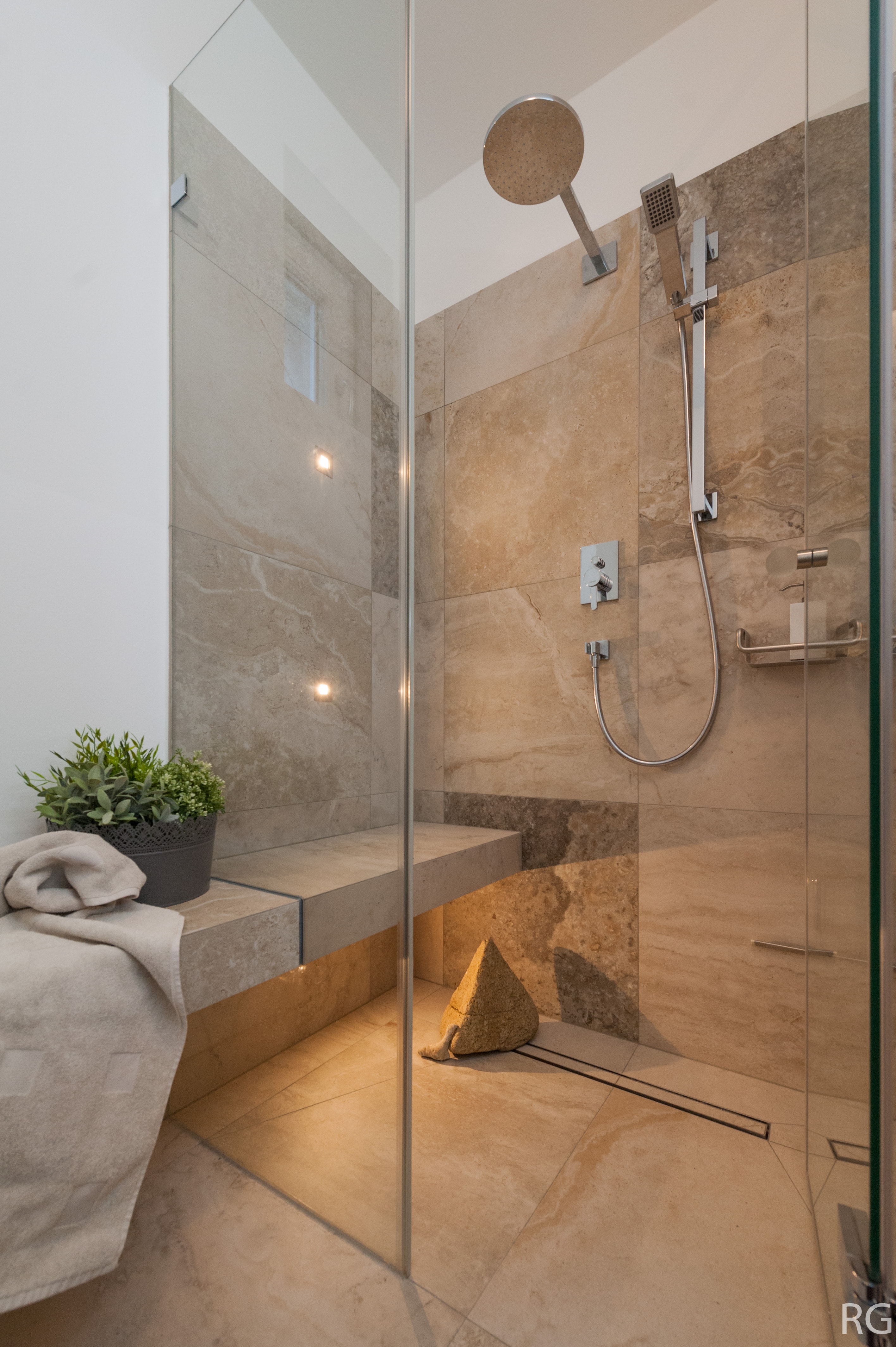 Badsanierung mit Fliesen in Wien – Gesamtplanung von der Idee bis zur Umsetzung